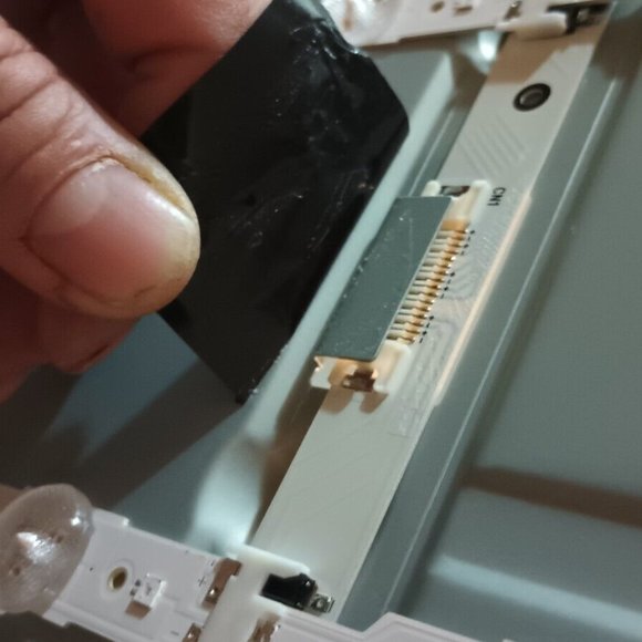 Samsung BN96-34803A/BN96-34804A LED BACKLIGHT STRIPS/BARS - Picture 7 of 7